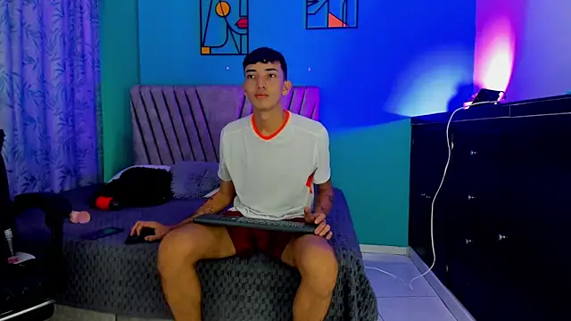 Maikol Ortiz online show from 04-19-26, 12:28