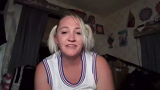 LyraShade89 online show from 10-07-25, 06:58