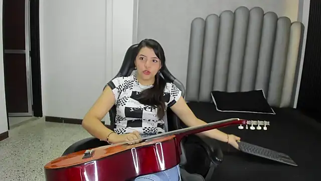 Charlotte-Star online show from 01-05-26, 08:01