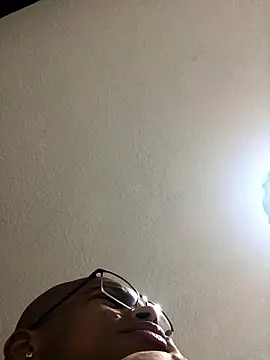 criss zuri online show from 01-12-26, 12:23