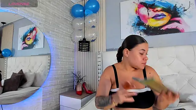 sophie  blare online show from 06-14-26, 01:01