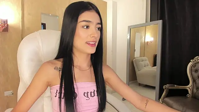 zoerouse  online show from 11-20-25, 07:58