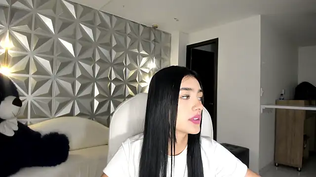 zoerouse  online show from 12-15-25, 08:25