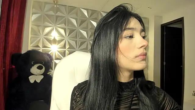 zoerouse  online show from 12-01-25, 08:21