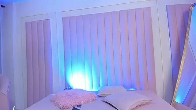 milaowens online show from 10-25-25, 10:47