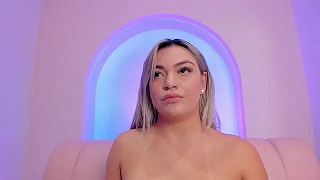 milaowens online show from 03-11-26, 10:20