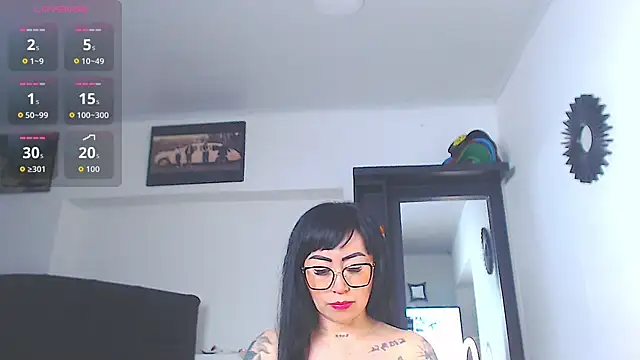 Snapshot of Vicky_hotmilf chatting on 05-13-26, 08:21 Vicky hotmilf online show from 05-13-26, 08:21