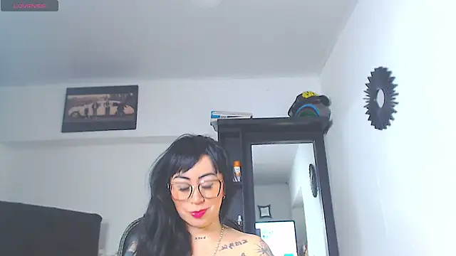 Snapshot of Vicky_hotmilf chatting on 07-08-26, 11:11 Vicky hotmilf online show from 07-08-26, 11:11