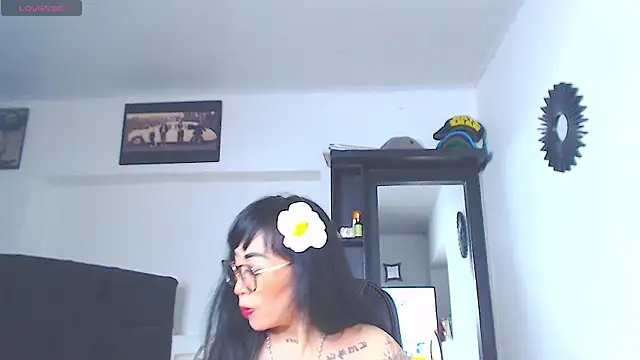 Snapshot of Vicky_hotmilf chatting on 07-16-26, 02:25 Vicky hotmilf online show from 07-16-26, 02:25