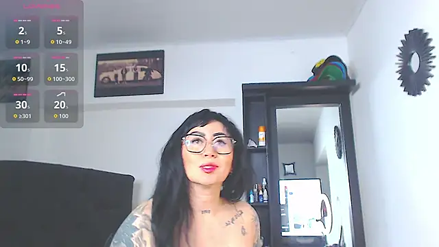Snapshot of Vicky_hotmilf chatting on 05-11-26, 07:54 Vicky hotmilf online show from 05-11-26, 07:54