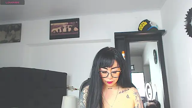 Vicky hotmilf online show from 03-25-26, 11:20