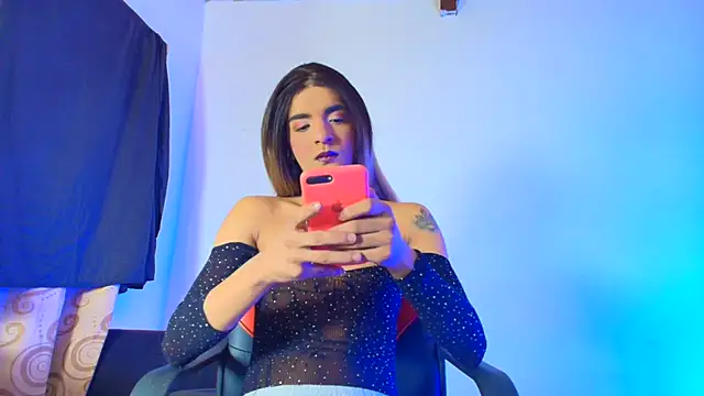 MIA HOT23CM S7S online show from 12-20-25, 02:36