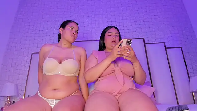Mia and lexy online show from 10-10-25, 02:34