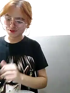 elizabeth05 online show from 10-18-25, 05:42