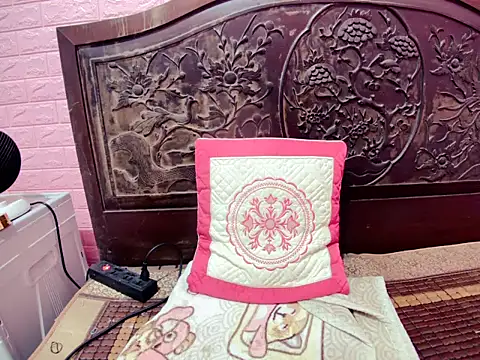 Snapshot of Thu_yaha chatting on 03-04-26, 04:26 Thu yaha online show from 03-04-26, 04:26