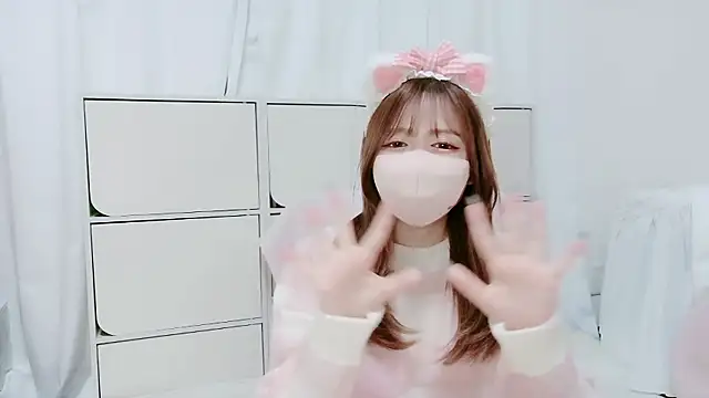 Hanachan Gcup  online show from 10-30-25, 11:19