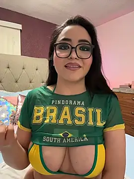 MyHoneyFrida online show from 01-17-26, 12:48