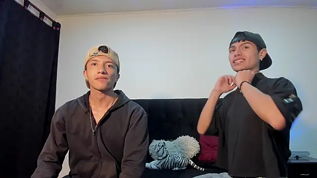 mhatias  online show from 10-31-25, 05:37