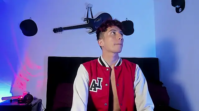 mhatias  online show from 02-18-26, 01:58