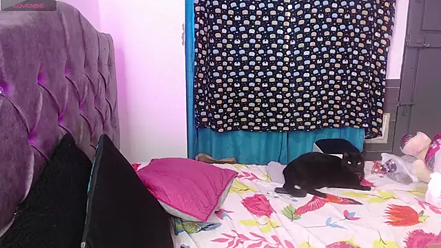 EmilyCoy  online show from 03-18-26, 05:36