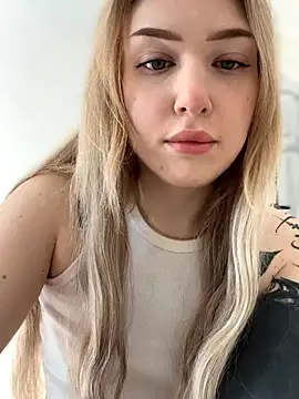 Snapshot of elliss_ chatting on 09-30-25, 07:14 elliss  online show from 09-30-25, 07:14