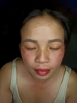 Snapshot of KumChyn chatting on 10-11-25, 01:23 KumChyn online show from 10-11-25, 01:23