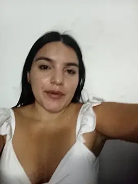 Snapshot of chloe_90 chatting on 10-13-25, 11:49 chloe 90 online show from 10-13-25, 11:49