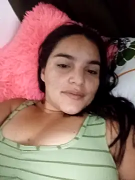 Snapshot of chloe_90 chatting on 10-20-25, 03:52 chloe 90 online show from 10-20-25, 03:52