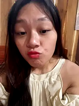 mai-xinh online show from 12-17-25, 04:28