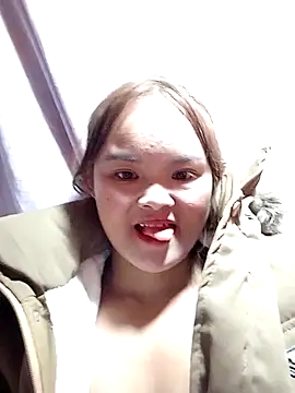 xinhxinhcute online show from 12-04-25, 12:04