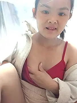 xinhxinhcute online show from 10-25-25, 12:43