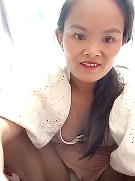 xinhxinhcute online show from 10-15-25, 02:36