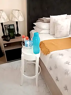 Creamy Chocolatex online show from 12-17-25, 06:07