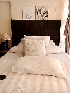 Creamy Chocolatex online show from 10-02-25, 12:19