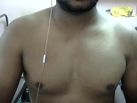 Snapshot of x_boyy_x chatting on 10-07-25, 04:13 x boyy x online show from 10-07-25, 04:13