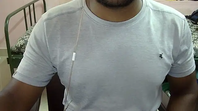 Snapshot of x_boyy_x chatting on 12-02-25, 06:59 x boyy x online show from 12-02-25, 06:59