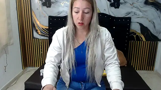 swetchrystal online show from 10-14-25, 04:07