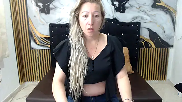 swetchrystal online show from 10-08-25, 02:07