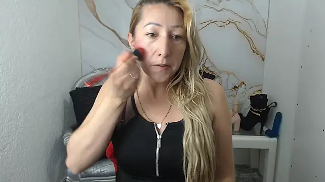 swetchrystal online show from 09-16-25, 01:01