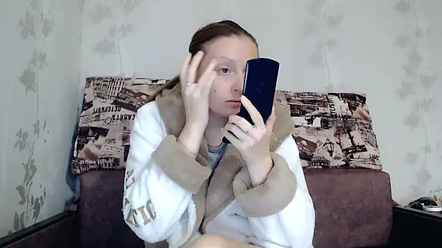 Snapshot of angelllsexy chatting on 10-28-25, 01:21 angelllsexy online show from 10-28-25, 01:21