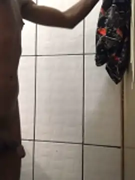 hmleonardo online show from 04-17-26, 02:42