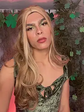 Snapshot of BellaJhons_ chatting on 02-26-26, 12:43 BellaJhons online show from 02-26-26, 12:43