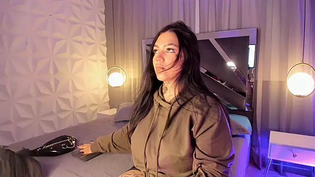 MAGIC TESSA online show from 10-27-25, 07:37