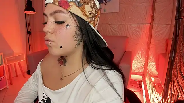 Snapshot of MAGIC_TESSA chatting on 09-26-25, 07:54 MAGIC TESSA online show from 09-26-25, 07:54