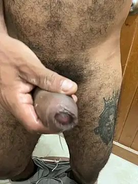 Snapshot of FromVnz chatting on 01-14-26, 08:01 FromVnz online show from 01-14-26, 08:01