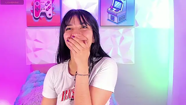 LindaWz  online show from 09-19-25, 06:06