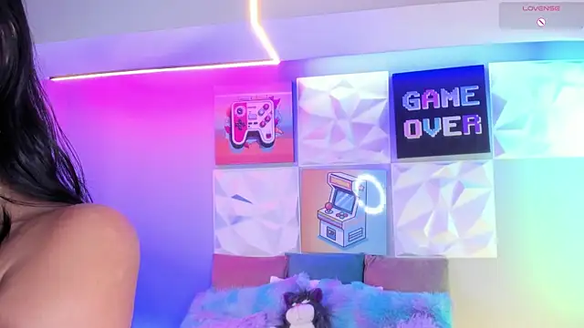 LindaWz  online show from 11-18-25, 04:27