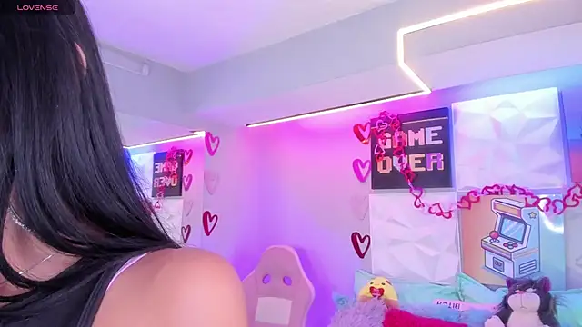 LindaWz  online show from 02-15-26, 05:41