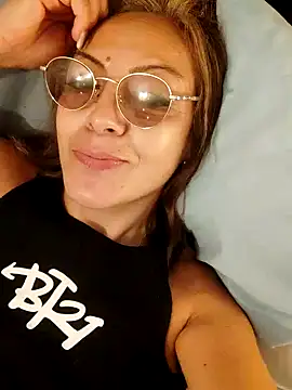 Snapshot of Gatithaaa chatting on 02-24-26, 01:50 Gatithaaa online show from 02-24-26, 01:50