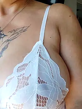 Snapshot of Gatithaaa chatting on 02-15-26, 03:00 Gatithaaa online show from 02-15-26, 03:00